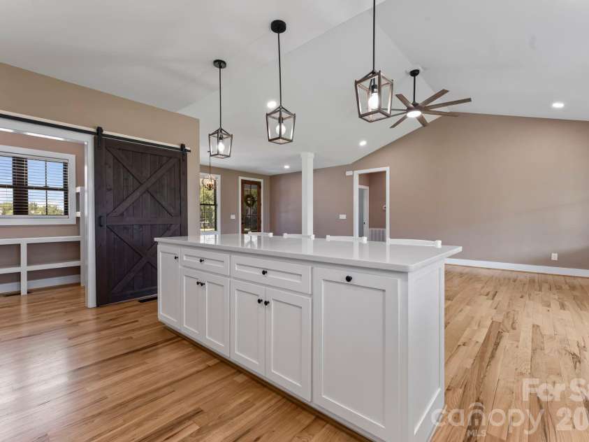 5785 NC 10 Highway, Hickory, NC 28602.  MLS# CAR4416931, YatesRealty ID 46331. 