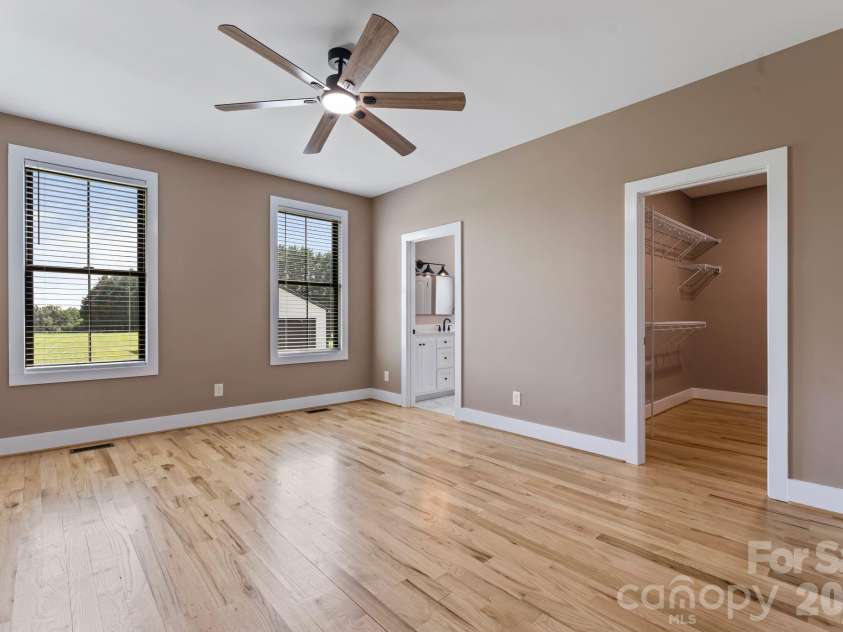 5785 NC 10 Highway, Hickory, NC 28602.  MLS# CAR4416931, YatesRealty ID 46331. 