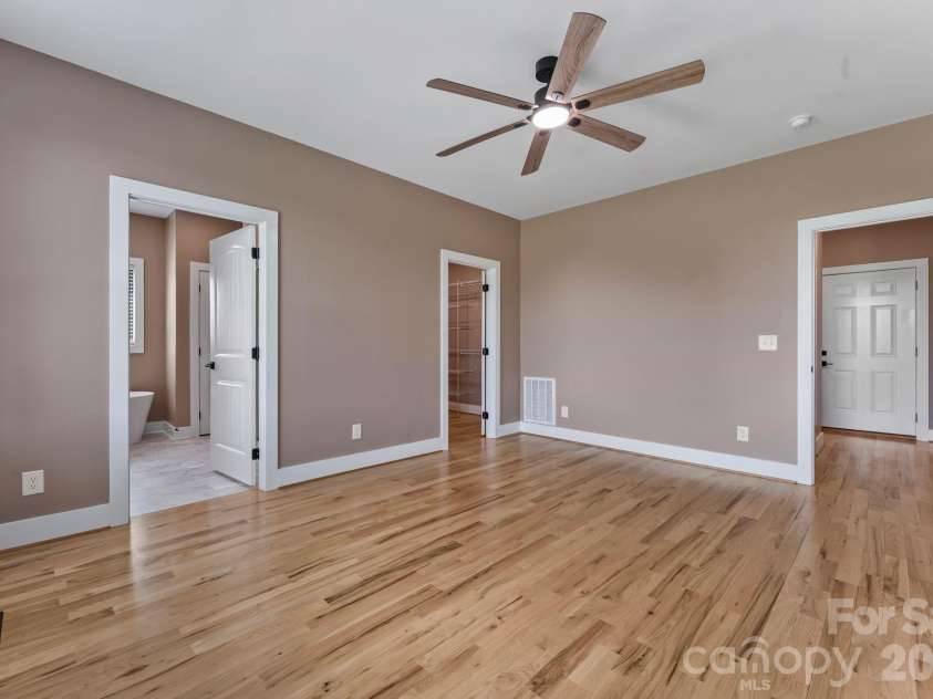 5785 NC 10 Highway, Hickory, NC 28602.  MLS# CAR4416931, YatesRealty ID 46331. 