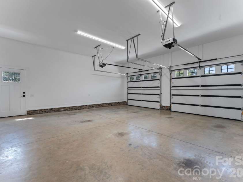 5785 NC 10 Highway, Hickory, NC 28602.  MLS# CAR4416931, YatesRealty ID 46331. 