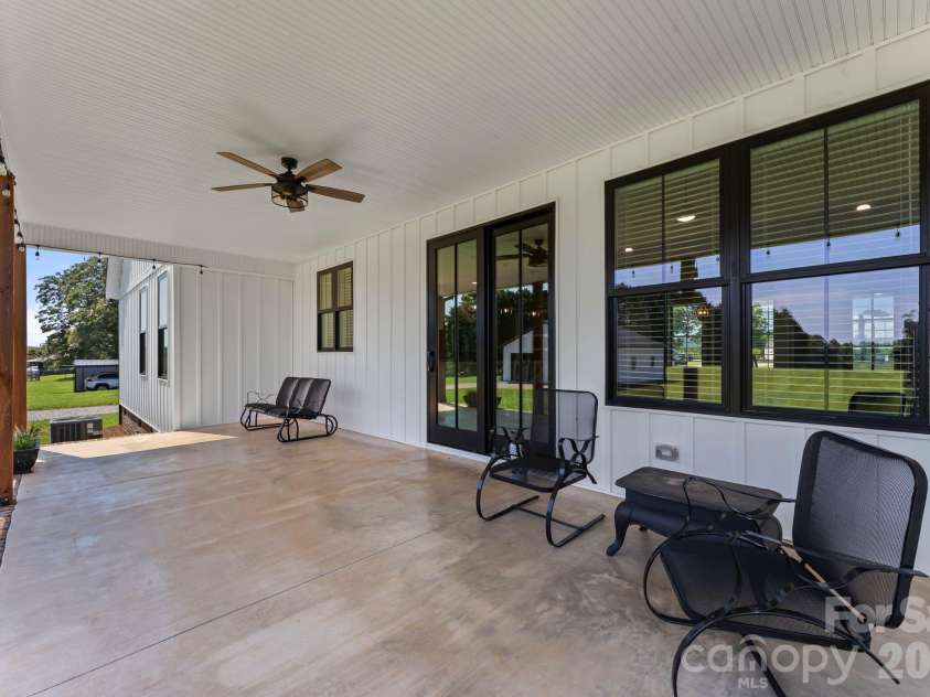 5785 NC 10 Highway, Hickory, NC 28602.  MLS# CAR4416931, YatesRealty ID 46331. 