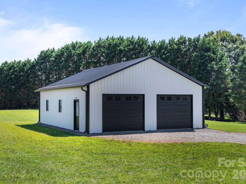 5785 NC 10 Highway, Hickory, NC 28602.  MLS# CAR4416931, YatesRealty ID 46331. 
