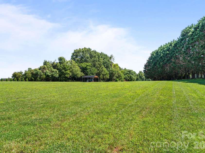 5785 NC 10 Highway, Hickory, NC 28602.  MLS# CAR4416931, YatesRealty ID 46331. 