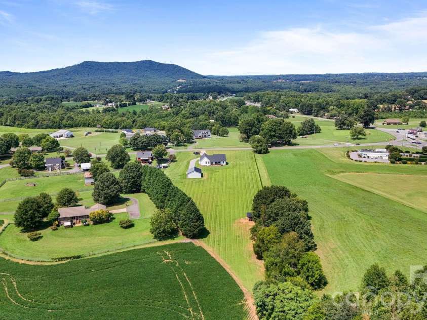 5785 NC 10 Highway, Hickory, NC 28602.  MLS# CAR4416931, YatesRealty ID 46331. 