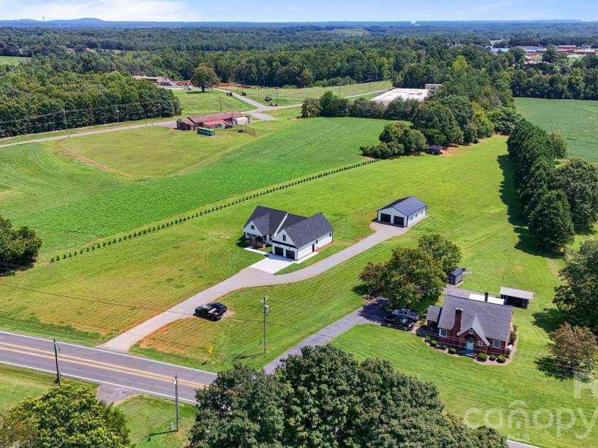 5785 NC 10 Highway, Hickory, NC 28602.  MLS# CAR4416931, YatesRealty ID 46331. 