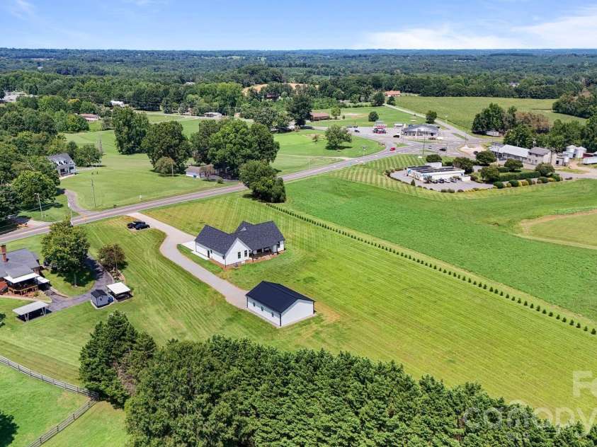 5785 NC 10 Highway, Hickory, NC 28602.  MLS# CAR4416931, YatesRealty ID 46331. 