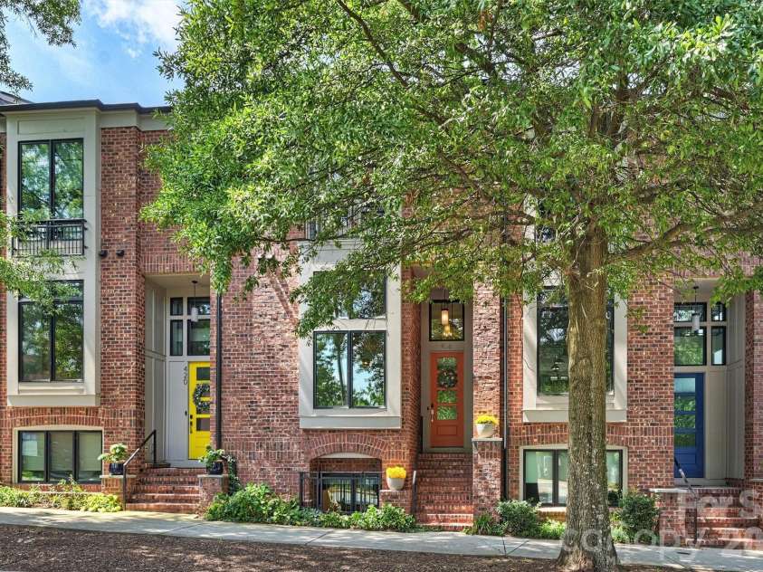 416 33rd Street, Charlotte, NC 28205.  MLS# CAR4412238, YatesRealty ID 46332. 
