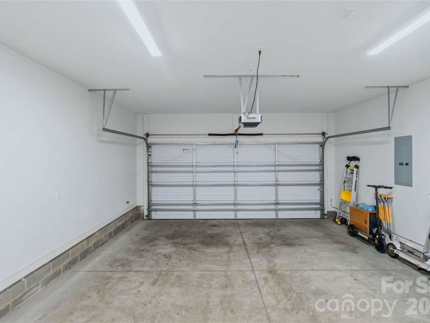 416 33rd Street, Charlotte, NC 28205.  MLS# CAR4427456, YatesRealty ID 46332. 