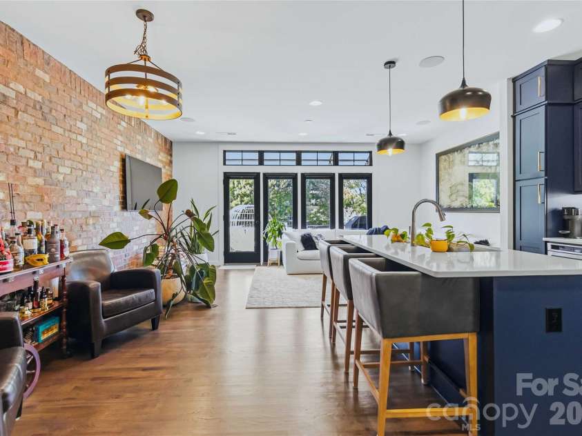 416 33rd Street, Charlotte, NC 28205.  MLS# CAR4427456, YatesRealty ID 46332. Livingroom/ Kitchen