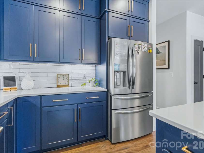 416 33rd Street, Charlotte, NC 28205.  MLS# CAR4427456, YatesRealty ID 46332. Refrigerator conveys!
