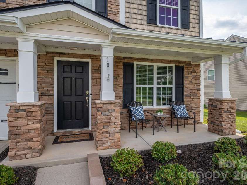 101 Clauser Road, Mount Holly, NC 28120.  MLS# CAR4417376, YatesRealty ID 46334. 