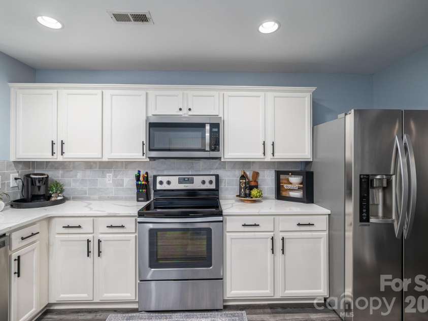 101 Clauser Road, Mount Holly, NC 28120.  MLS# CAR4417376, YatesRealty ID 46334. 