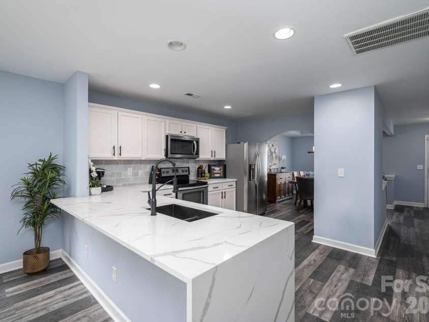 101 Clauser Road, Mount Holly, NC 28120.  MLS# CAR4417376, YatesRealty ID 46334. 