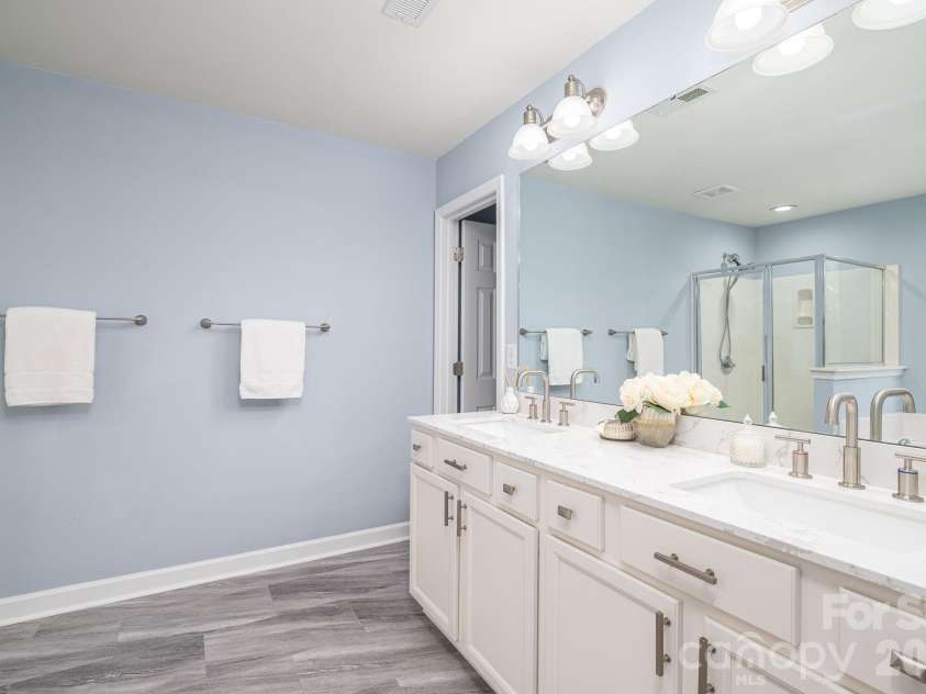 101 Clauser Road, Mount Holly, NC 28120.  MLS# CAR4417376, YatesRealty ID 46334. 