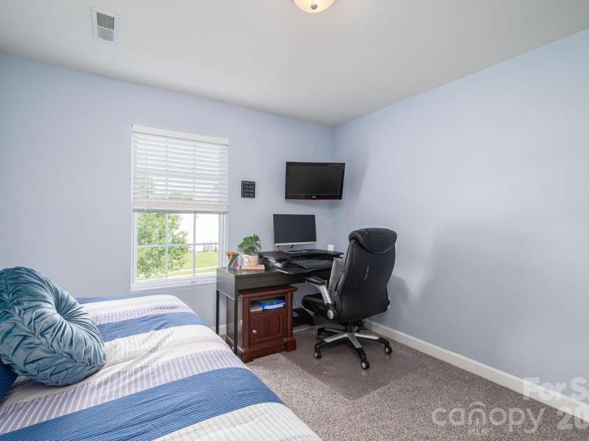 101 Clauser Road, Mount Holly, NC 28120.  MLS# CAR4417376, YatesRealty ID 46334. 