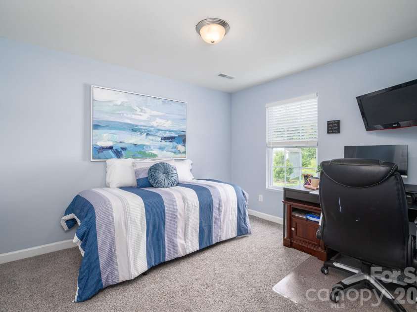 101 Clauser Road, Mount Holly, NC 28120.  MLS# CAR4417376, YatesRealty ID 46334. 