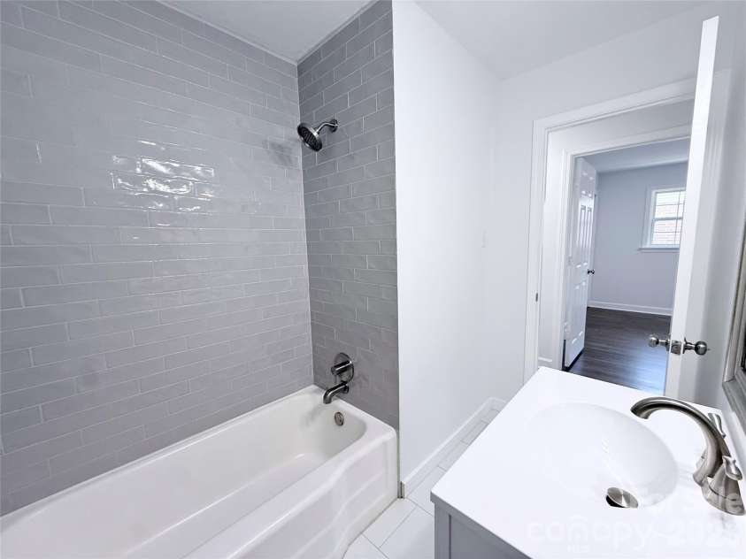 1507 Horah Street, Salisbury, NC 28144.  MLS# CAR4416899, YatesRealty ID 46335. Full bathroom