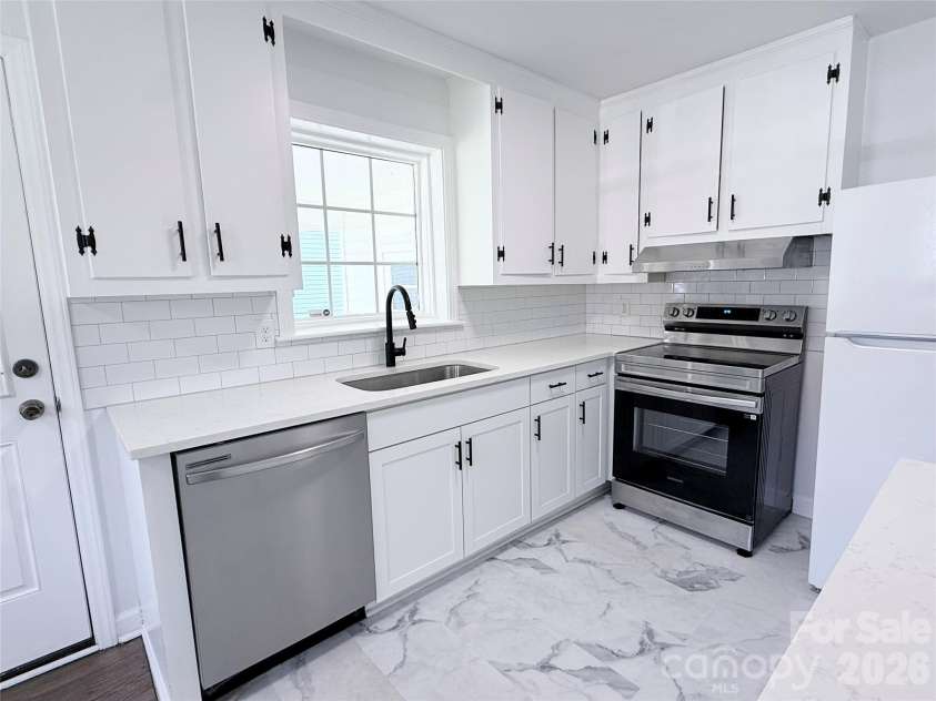 1507 Horah Street, Salisbury, NC 28144.  MLS# CAR4416899, YatesRealty ID 46335. Kitchen