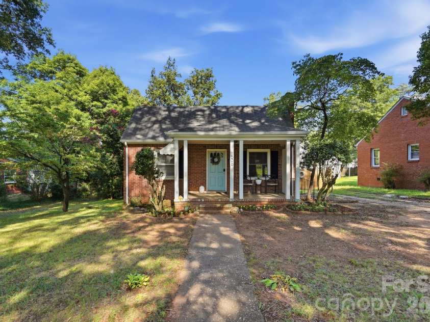 1506 Coker Avenue, Charlotte, NC 28208.  MLS# CAR4415832, YatesRealty ID 46337. 