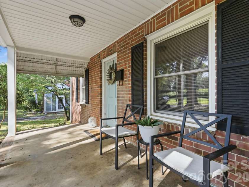 1506 Coker Avenue, Charlotte, NC 28208.  MLS# CAR4415832, YatesRealty ID 46337. 