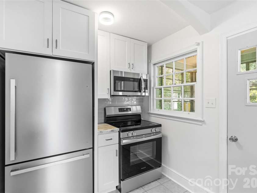 1506 Coker Avenue, Charlotte, NC 28208.  MLS# CAR4415832, YatesRealty ID 46337. 