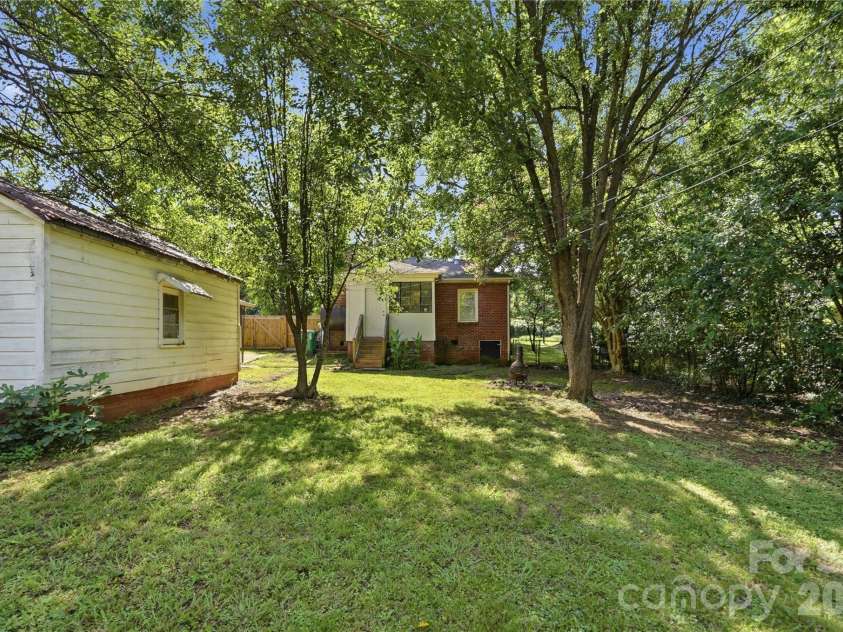 1506 Coker Avenue, Charlotte, NC 28208.  MLS# CAR4415832, YatesRealty ID 46337. 