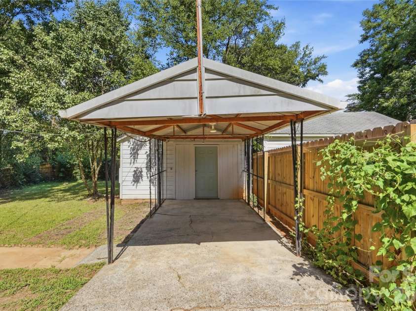 1506 Coker Avenue, Charlotte, NC 28208.  MLS# CAR4415832, YatesRealty ID 46337. 