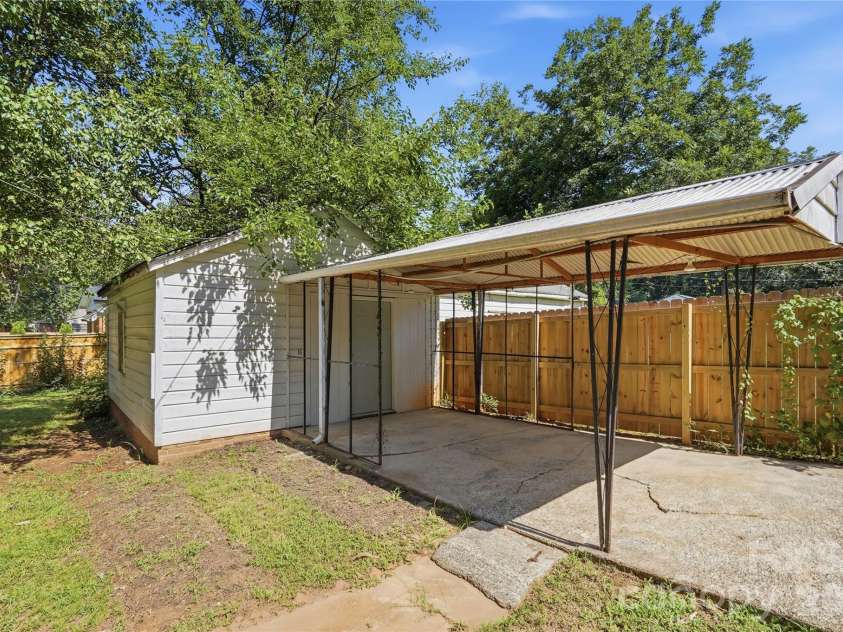 1506 Coker Avenue, Charlotte, NC 28208.  MLS# CAR4415832, YatesRealty ID 46337. Can be used as a 1 car garage, workshop or creative space
