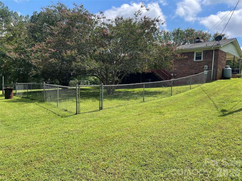 187 River Hills Drive, Forest City, NC 28043.  MLS# CAR4417386, YatesRealty ID 46338. 
