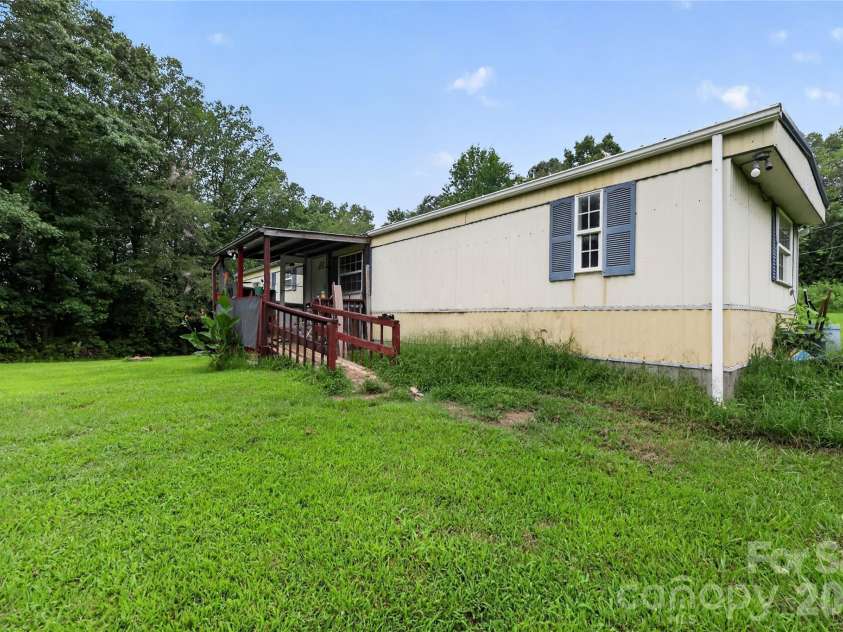 5146 Gross Road, Hickory, NC 28602.  MLS# CAR4417392, YatesRealty ID 46339. 