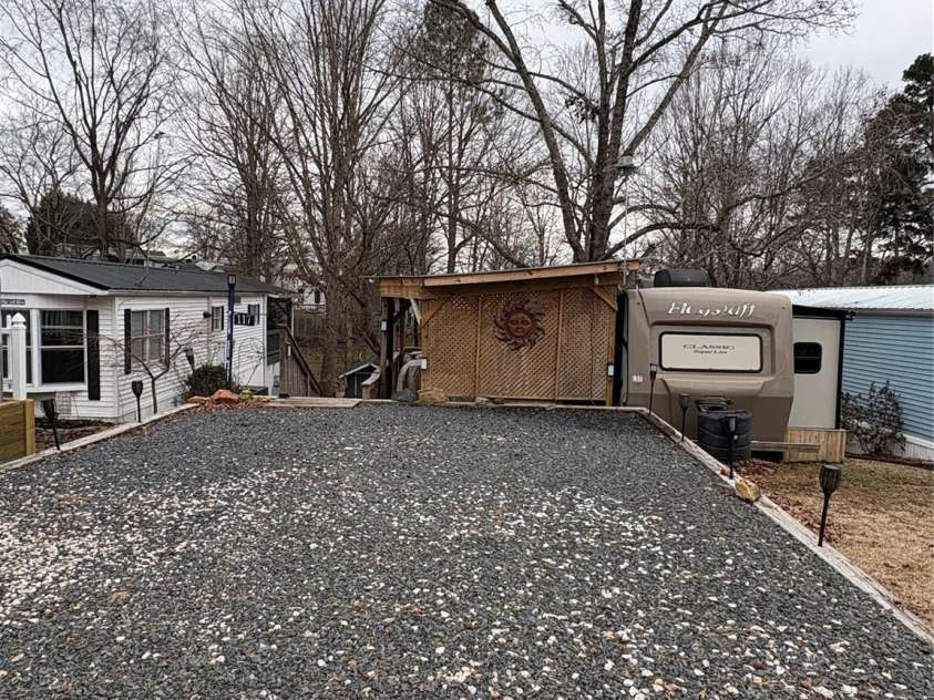 117 Pier Avenue, New London, NC 28127.  MLS# CAR4344721, YatesRealty ID 4634. Ample Parking