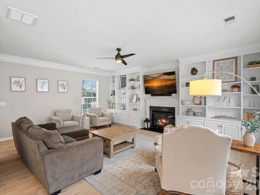 5710 Kirkwynd Commons Drive, Charlotte, NC 28278.  MLS# CAR4343226, YatesRealty ID 4634. 