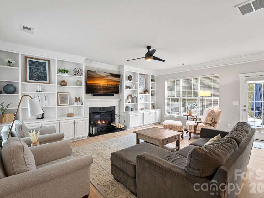 5710 Kirkwynd Commons Drive, Charlotte, NC 28278.  MLS# CAR4343226, YatesRealty ID 4634. 