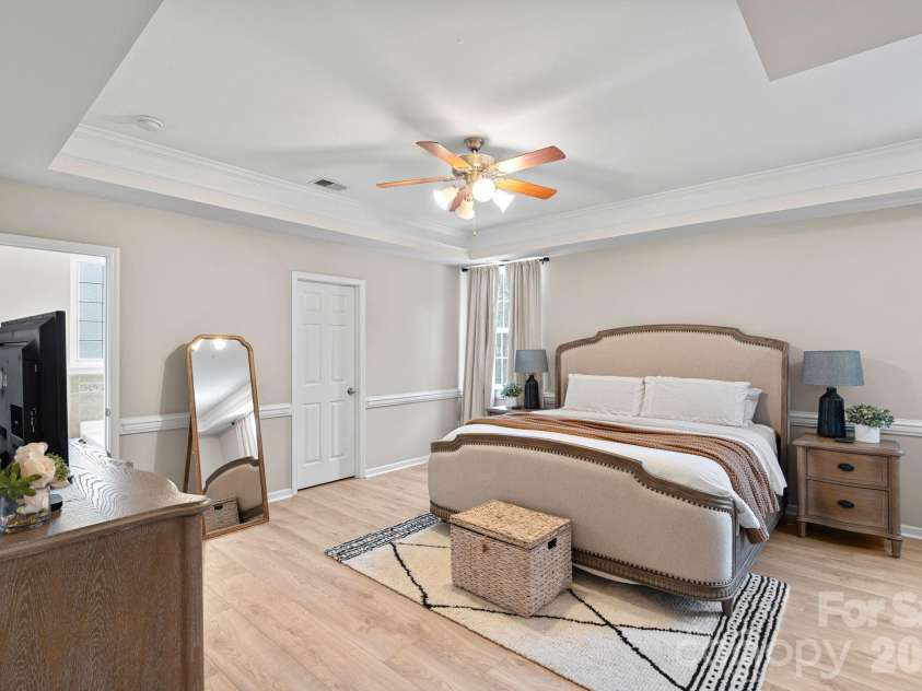 5710 Kirkwynd Commons Drive, Charlotte, NC 28278.  MLS# CAR4343226, YatesRealty ID 4634. 