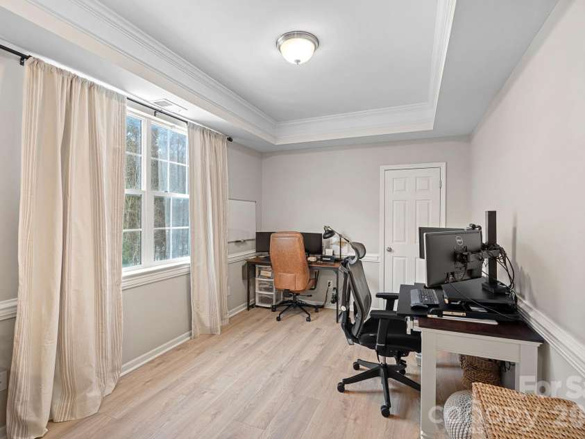 5710 Kirkwynd Commons Drive, Charlotte, NC 28278.  MLS# CAR4343226, YatesRealty ID 4634. 