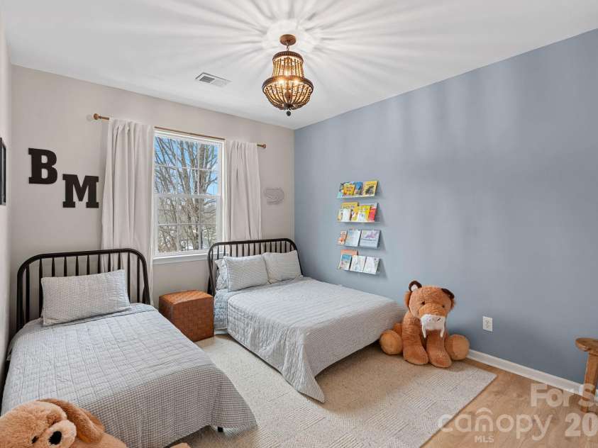 5710 Kirkwynd Commons Drive, Charlotte, NC 28278.  MLS# CAR4343226, YatesRealty ID 4634. 