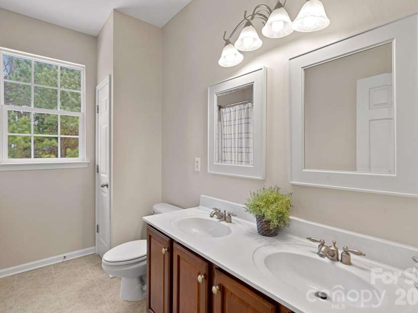 5710 Kirkwynd Commons Drive, Charlotte, NC 28278.  MLS# CAR4343226, YatesRealty ID 4634. 