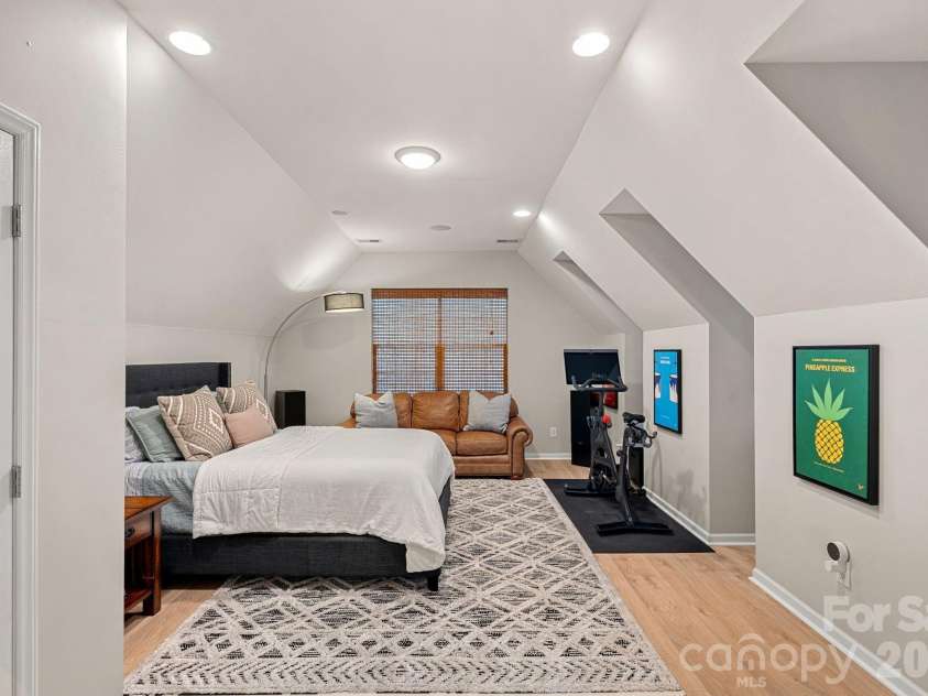 5710 Kirkwynd Commons Drive, Charlotte, NC 28278.  MLS# CAR4343226, YatesRealty ID 4634. 