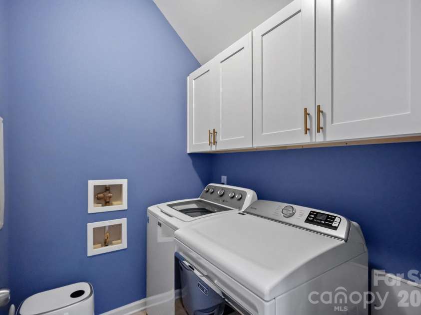 5710 Kirkwynd Commons Drive, Charlotte, NC 28278.  MLS# CAR4343226, YatesRealty ID 4634. 