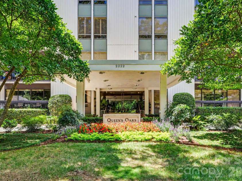 2222 Selwyn Avenue, Charlotte, NC 28207.  MLS# CAR4417184, YatesRealty ID 46340. 