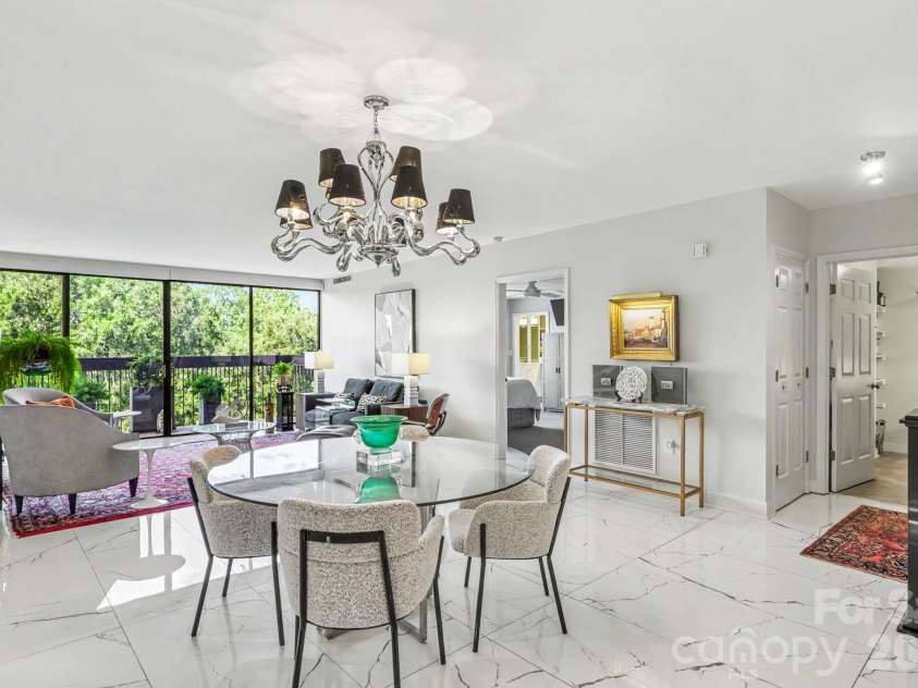 2222 Selwyn Avenue, Charlotte, NC 28207.  MLS# CAR4417184, YatesRealty ID 46340. 