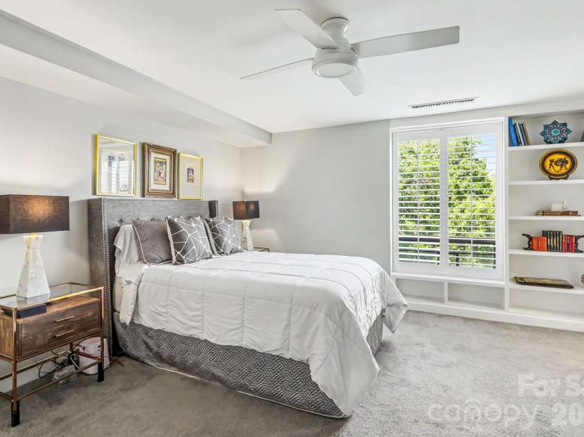 2222 Selwyn Avenue, Charlotte, NC 28207.  MLS# CAR4417184, YatesRealty ID 46340. 