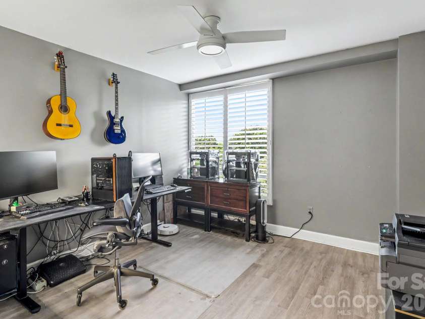 2222 Selwyn Avenue, Charlotte, NC 28207.  MLS# CAR4417184, YatesRealty ID 46340. 