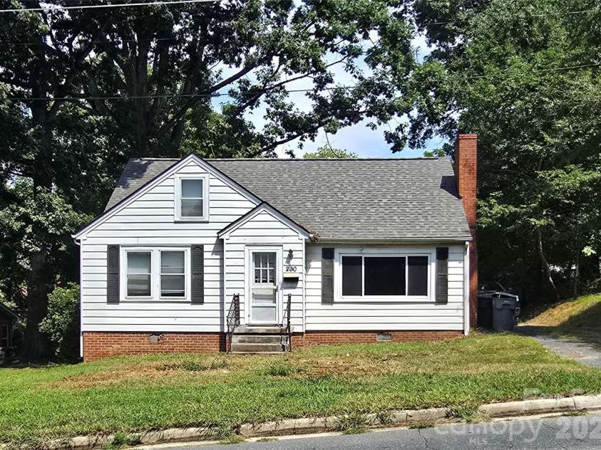 230 Presnell Street, Asheboro, NC 27203.  MLS# CAR4417146, YatesRealty ID 46346. 