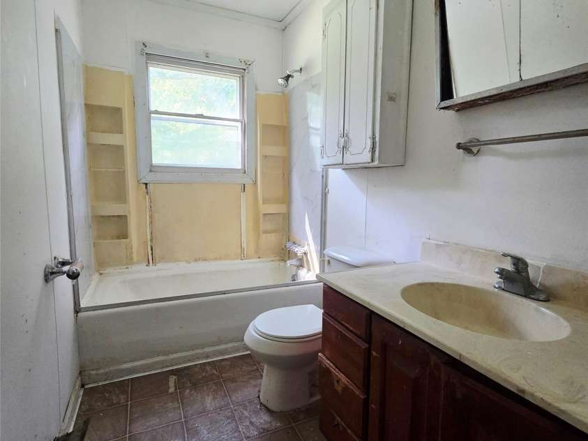 230 Presnell Street, Asheboro, NC 27203.  MLS# CAR4417146, YatesRealty ID 46346. 