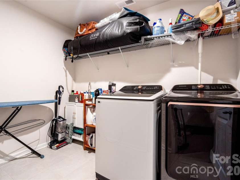 12035 Gambrell Drive, Charlotte, NC 28278.  MLS# CAR4379513, YatesRealty ID 46347. Laundry