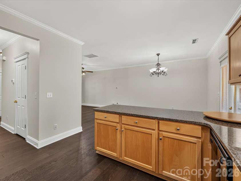 8515 Lindholm Drive, Huntersville, NC 28078.  MLS# CAR4417315, YatesRealty ID 46349. 