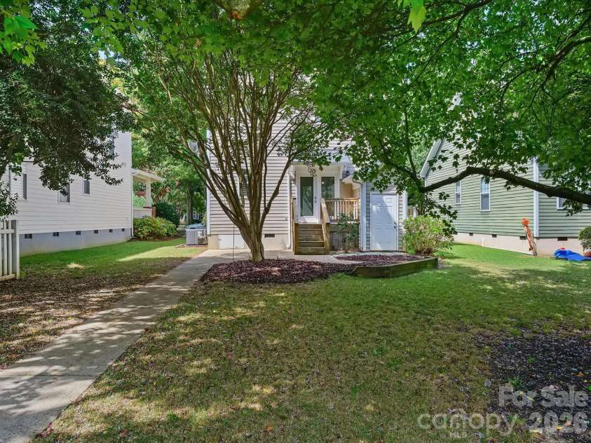 8515 Lindholm Drive, Huntersville, NC 28078.  MLS# CAR4417315, YatesRealty ID 46349. 