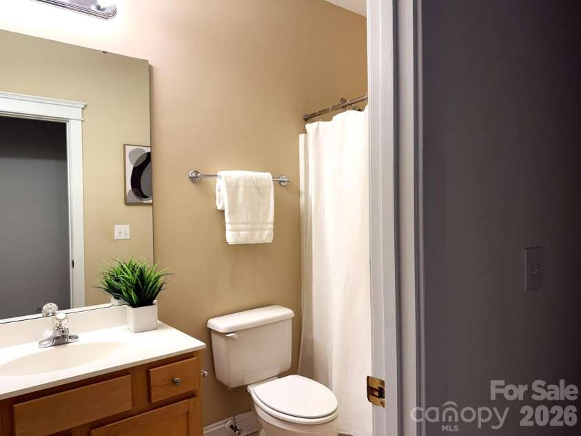 8515 Lindholm Drive, Huntersville, NC 28078.  MLS# CAR4432630, YatesRealty ID 46349. 