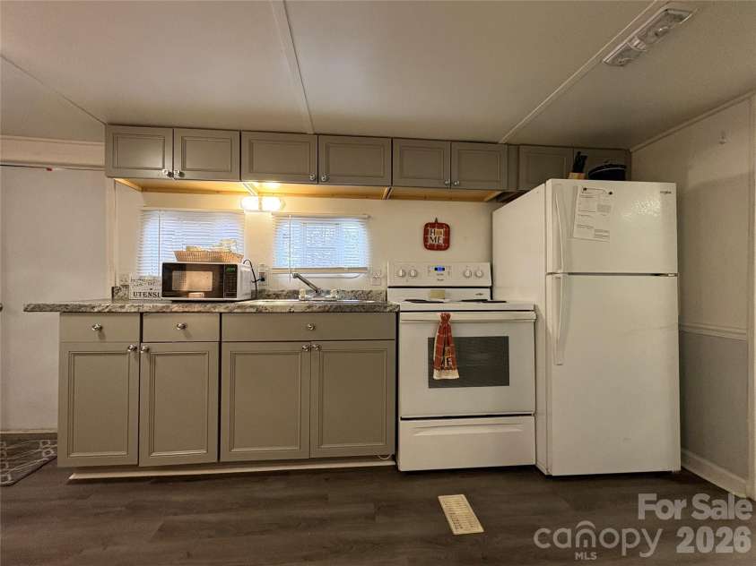 200 Badin View Road, New London, NC 28127.  MLS# CAR4351742, YatesRealty ID 4635. 